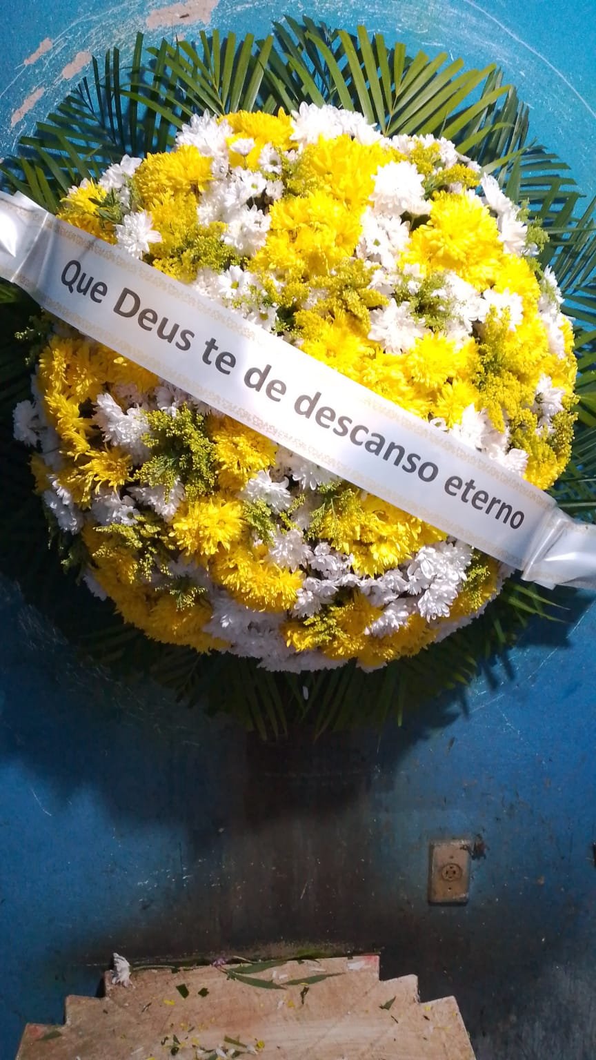Coroa de Flores Lírios da Paz para velório em Maceió
